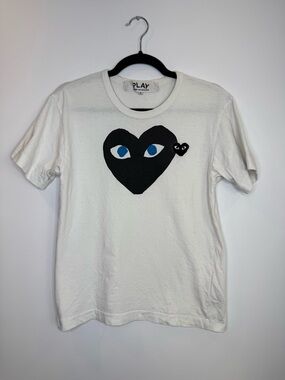 Comme des Garcons Play White Tee with Black Heart size small